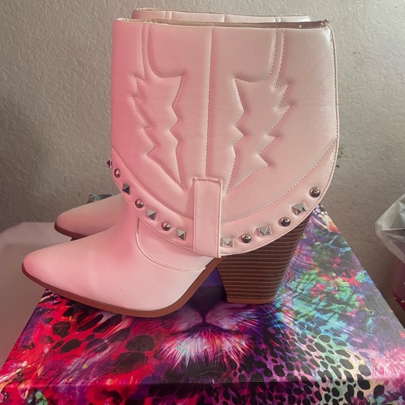 Country Step Cowboy Boots - Picture 5 of 9